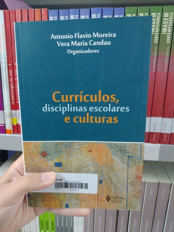 Currículos, disciplinas escolares e culturas.jpeg
