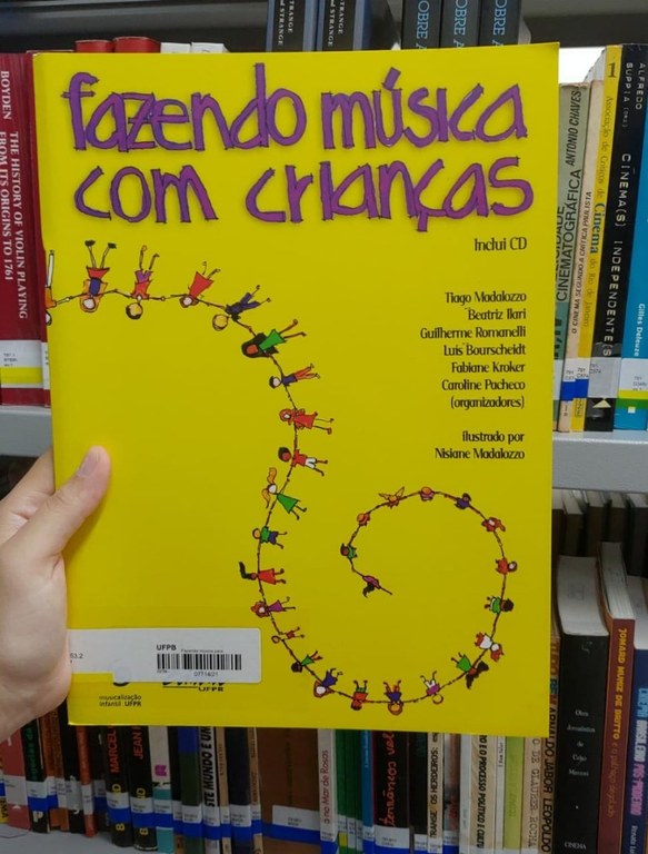 Fazendo música com crianças.jpg