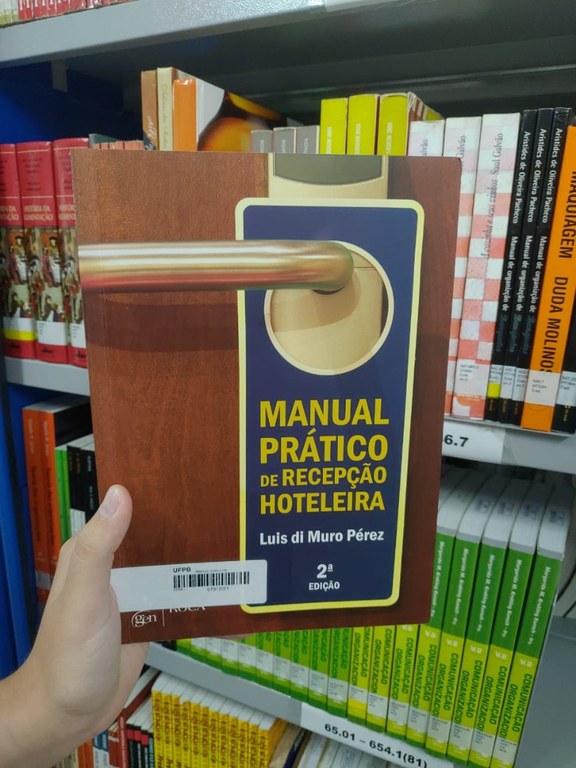 Manual prático de recepção Hoteleira.jpg