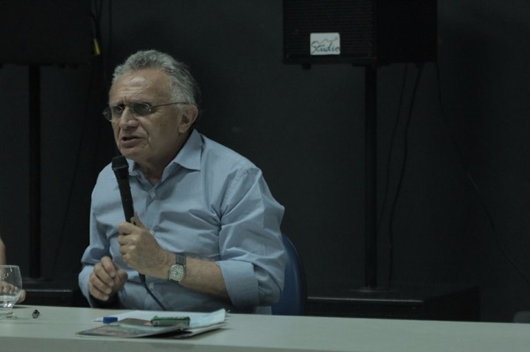 Prof. Fausto Neto (Unissinos-RS)